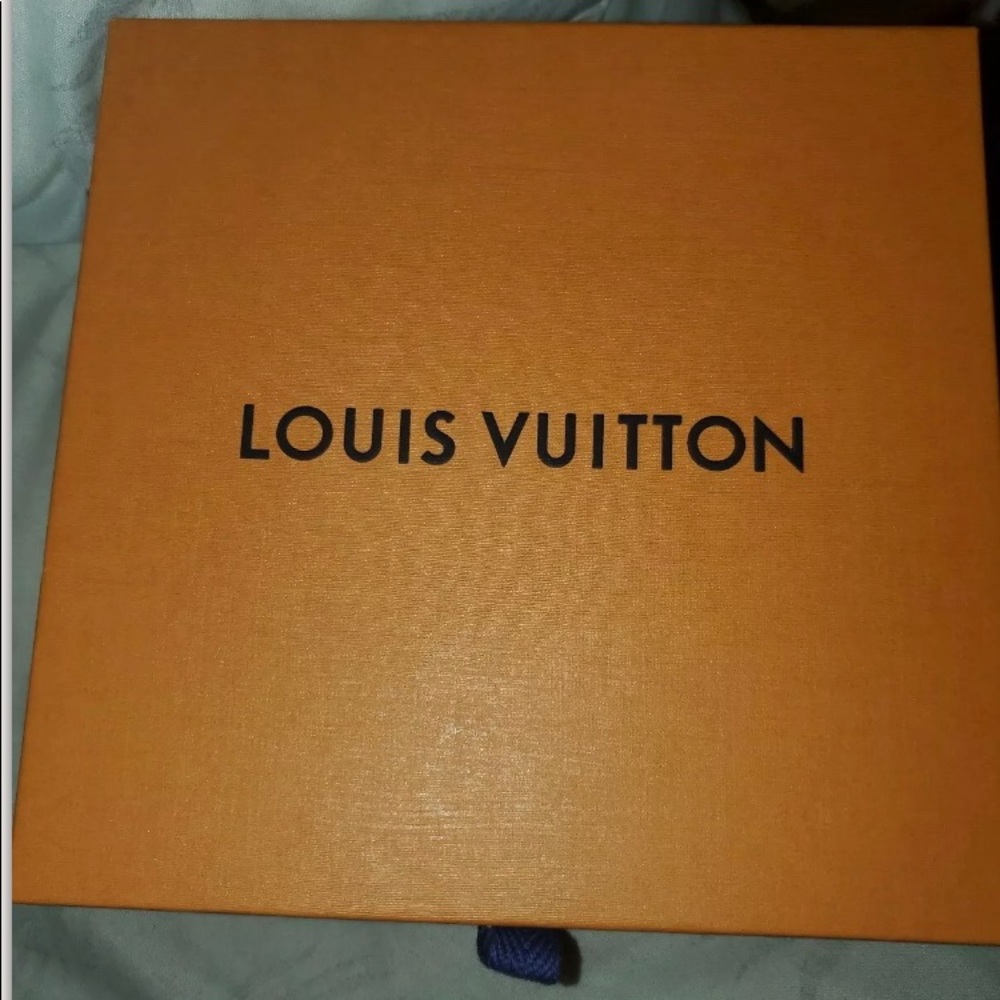 Louis Vuitton belt size 30-32